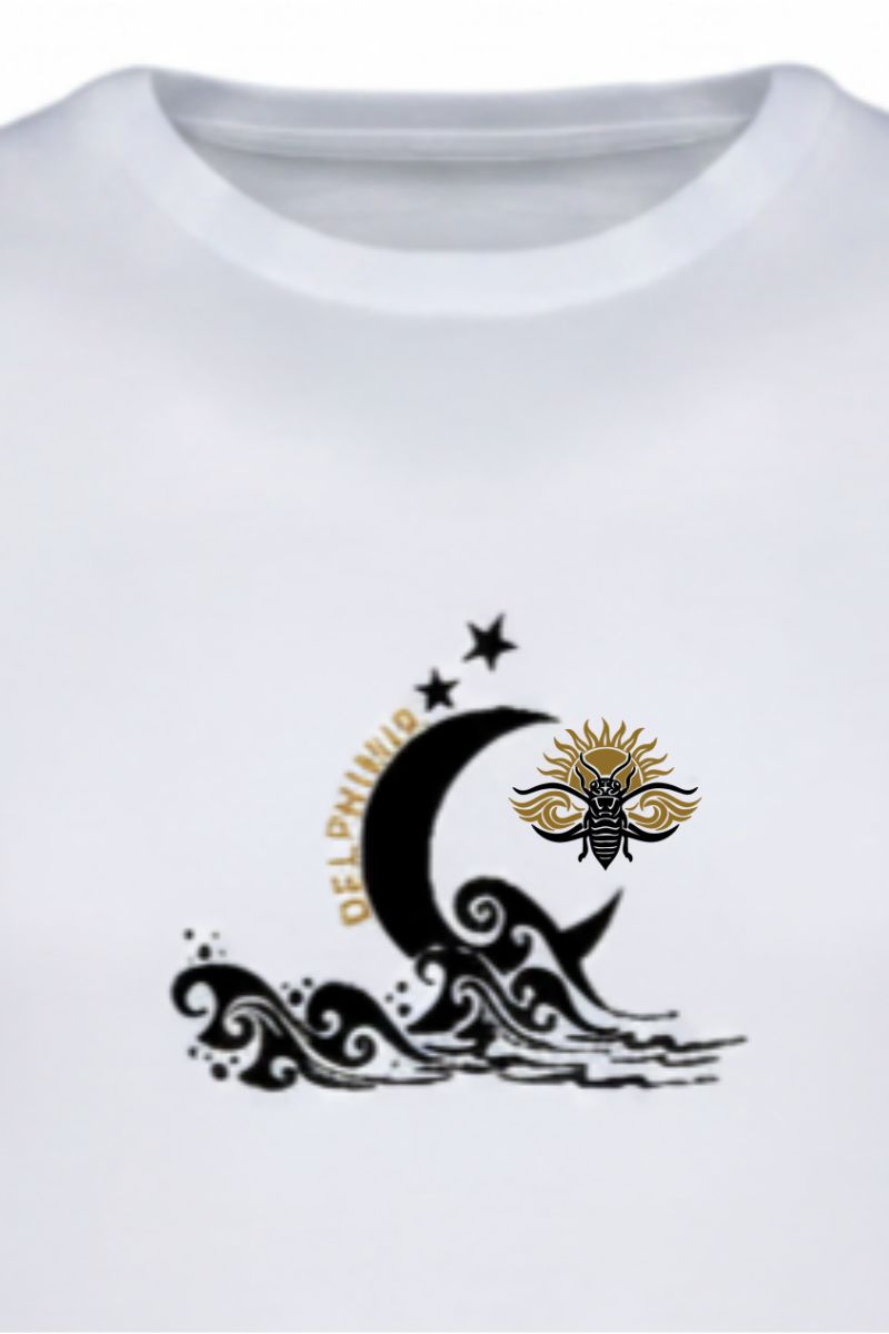 LE PRESTIGE CURVE – t-shirt collector grandes tailles blanc design lune vagues dauphin cigale dorée DELPHINUS, coupe curve fond blanc