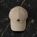 Casquette La Vacancière DELPHINUS — Beige, logo noir imprimé petit centré, flat lay marbre noir