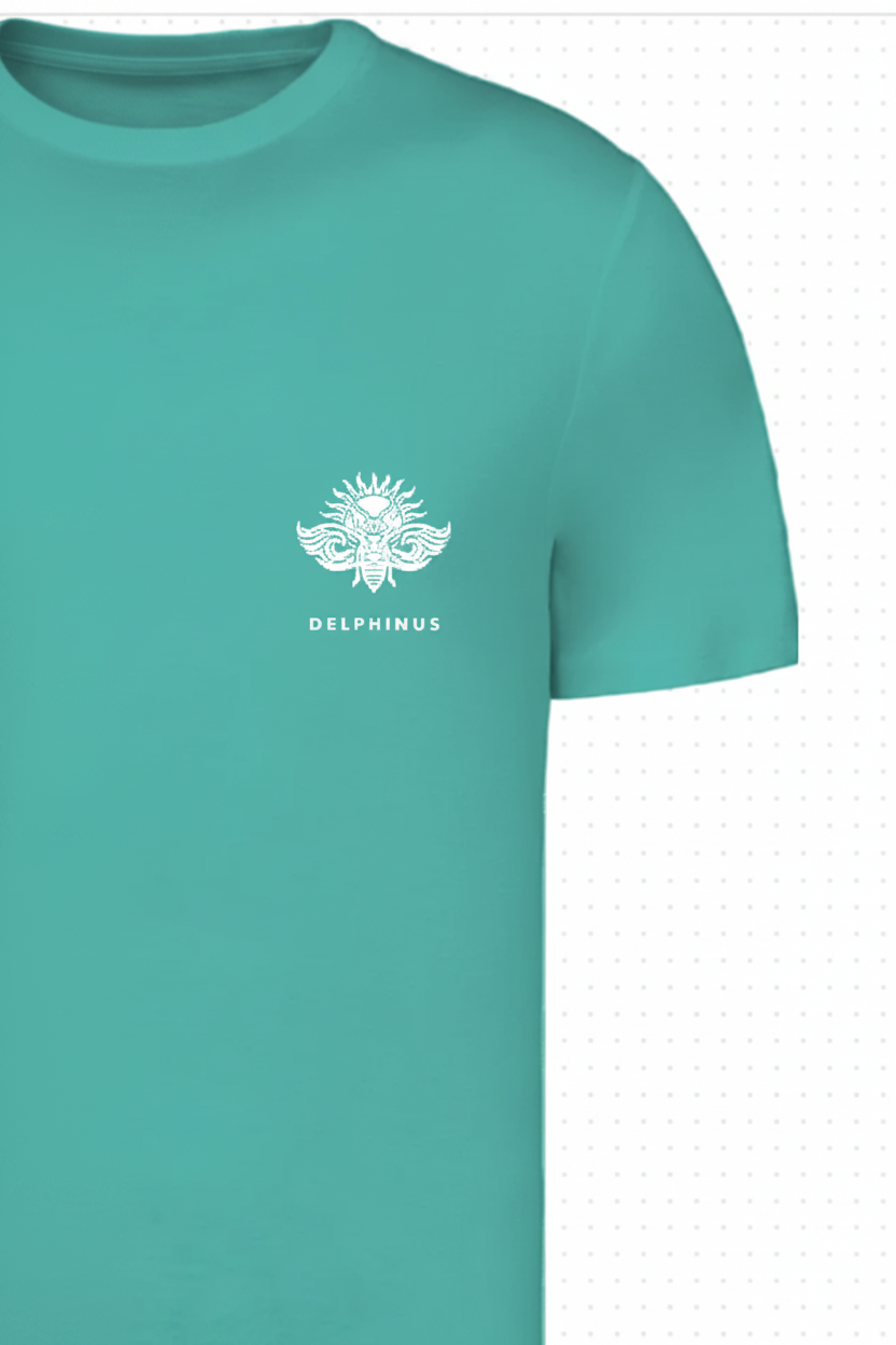 LA LAGUNE – Gros plan logo cigale blanc poitrine gauche, impression qualité premium, t-shirt unisexe vert Peacock Green DELPHINUS